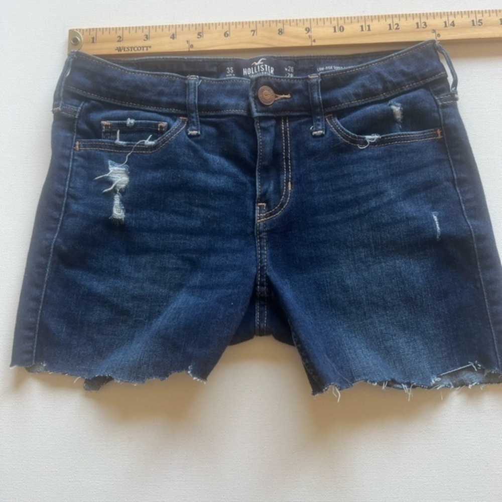 EUC Hollister Low Rise Midi Short Denim Shorts Junior Size 3S‎ Super Skinny (B2)